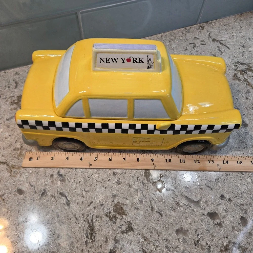Studio Nova New York City Taxi Cab Ceramic Cookie Jar KT546 Yellow NYC Decor